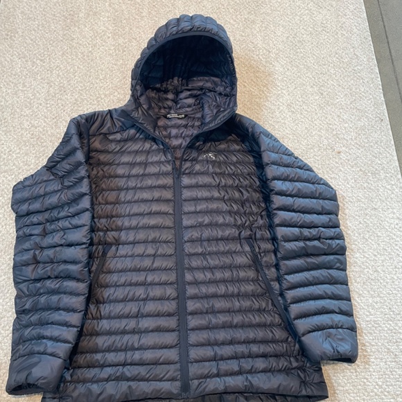 Arc’teryx Cerium SL down jacket - Picture 3 of 4